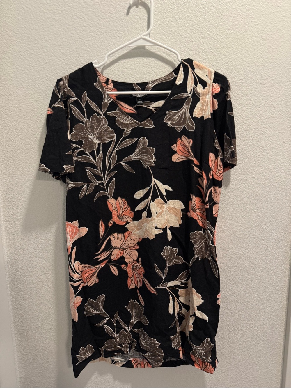 Floral V-Neck Short Sleeve Dress- Black with Peach & Cream Flowers